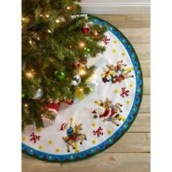 Bucilla Tree Skirt Applique Kit 43" Round - Carousel Santa
