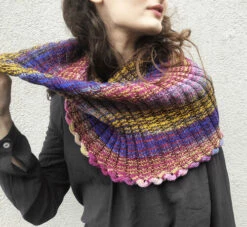 Urth Yarns Knitting Pattern - Emergan Tulip Cowl