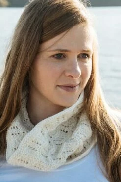 Lisa F Celestine Cowl, Honey Cakes HC18