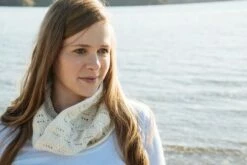 Lisa F Celestine Cowl, Honey Cakes HC18 -Cheap Knitting Needles Store hc18celestinecowl3li g4qizbr1.ahf