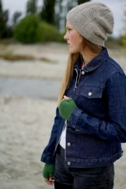 Lisa F HC35 - Bella Rosa Hat & Fingerless Gloves - Knitting Pattern / Kit -Cheap Knitting Needles Store hc35bellarosahatandf bxvhylbb.uqm