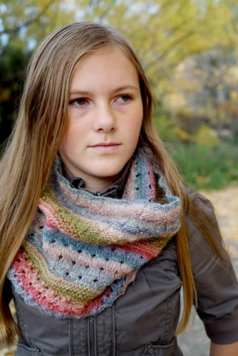 Lisa F HC37 - Vesper Cowl - Knitting Pattern 3 Lisa F HC37 - Vesper Cowl - Knitting Pattern