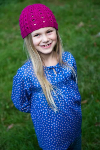 Lisa F LC17 - Jasmine Beanie - Knitting Pattern 5 Lisa F LC17 - Jasmine Beanie - Knitting Pattern - Image 3