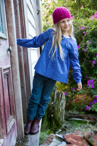 Lisa F LC17 - Jasmine Beanie - Knitting Pattern 4 Lisa F LC17 - Jasmine Beanie - Knitting Pattern - Image 2