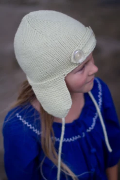 Lisa F LC25 - Holly Hat - Knitting Pattern -Cheap Knitting Needles Store lc25hollyhat2lisafde o2dxihup.1yw