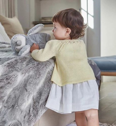 Sirdar 5261 Cardigan And Booties - Knitting Pattern 4 Sirdar 5261 Cardigan And Booties - Knitting Pattern - Image 2