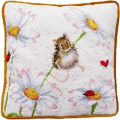 Bothy Threads Tapestry Kit - Daisy Mouse Tapestry